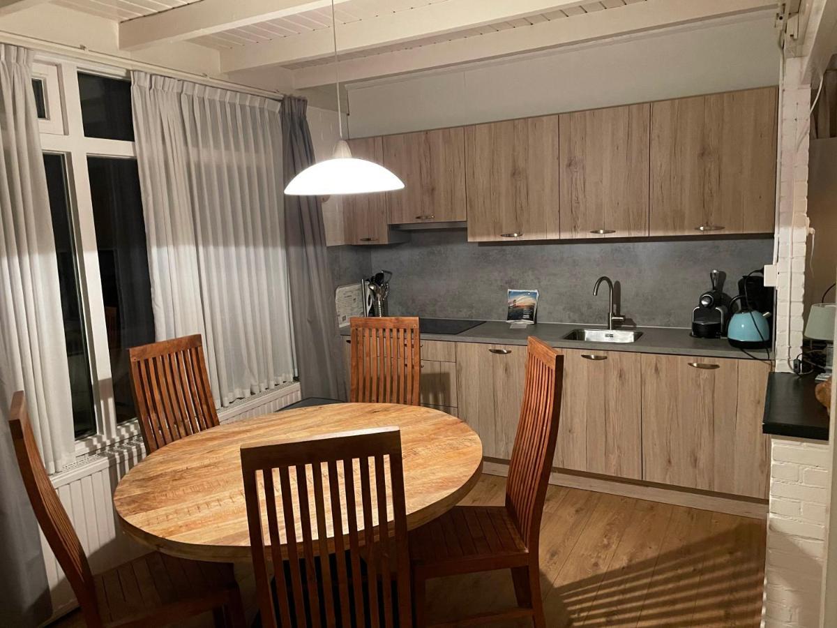 Tofino, Een Comfortabel Vakantiehuis Naast Een Bos En Zwemmeer Villa Gasselte Exterior photo